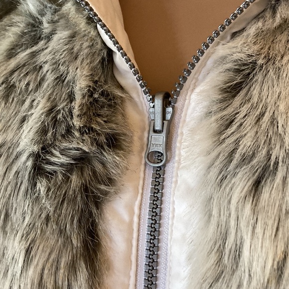 Reversible Weatherproof White and Faux Fur Vest - Picture 10 of 16